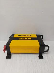(B1140) DeWalt DXAEPI1000CA Power Inverter - Photo 4