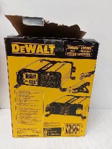 (B1140) DeWalt DXAEPI1000CA Power Inverter - Photo 9