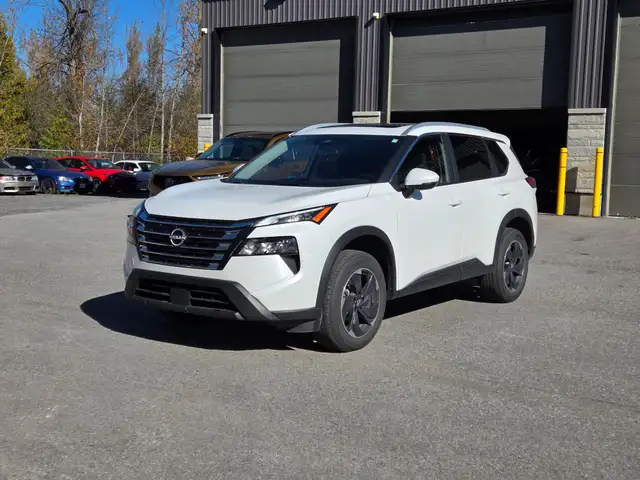 2025 Nissan Rogue - LOW MILEAGE, MINT CONDITION, CLEAN CARFAX