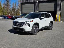 2025 Nissan Rogue - LOW MILEAGE, MINT CONDITION, CLEAN CARFAX