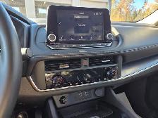 2025 Nissan Rogue - LOW MILEAGE, MINT CONDITION, CLEAN CARFAX - Photo 9