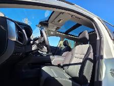 2025 Nissan Rogue - LOW MILEAGE, MINT CONDITION, CLEAN CARFAX - Photo 11