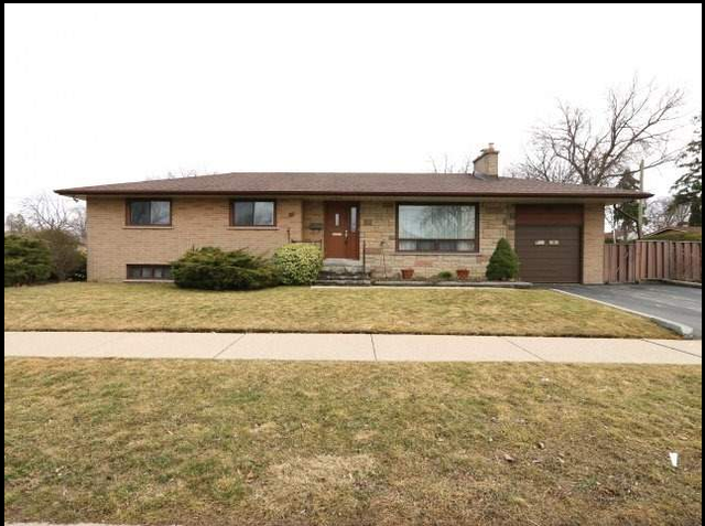 3 Bedroom 2 Washroom House For Rent In Brampton