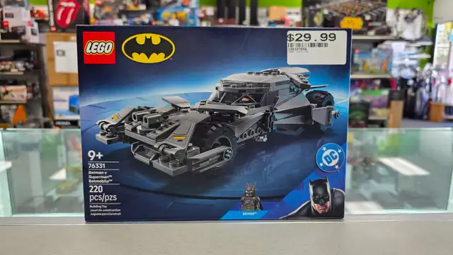 LEGO Batman V Superman Batmobile 76331 - BRAND NEW