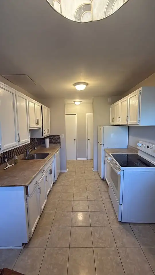Private Rooms for Rent – Central Kingston | All-Inclusive