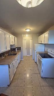 3BR 1BA Apartment – Central Kingston | 5-min Bike to Queen's