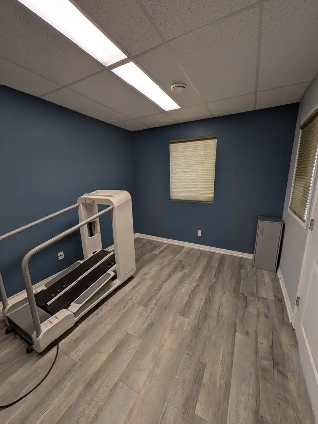 Business Room for Rent