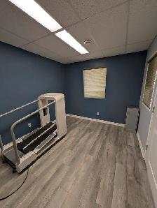 Business Room for Rent