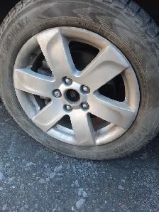 a vendre 4 pneu roue alliage d'hivers