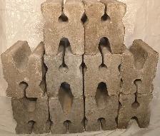 10 Blocs de béton pour abri d’auto style Tempo à Laval $45 negoc - Photo 2