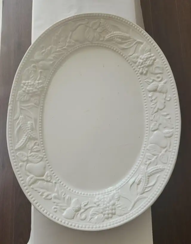 17.5 – 21 inches Large-sized ceramic/enamel vintage oval platte