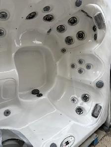 2013 MasterSpa 5-6 Adult Hot Tub with Lounger - Photo 2