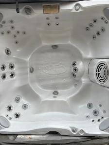 Huge 8 Adult Jacuzzi Hot Tub - 2009 Jacuzzi J280 - 44 Jets