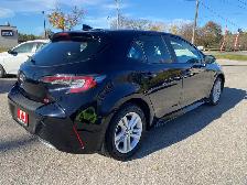 2019 Toyota Corolla Hatchback SE   6-SPEED MANUAL! - Photo 5