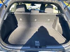 2019 Toyota Corolla Hatchback SE   6-SPEED MANUAL! - Photo 7