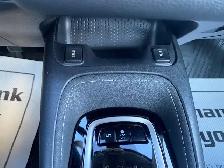 2019 Toyota Corolla Hatchback SE   6-SPEED MANUAL! - Photo 16