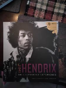 JIMI HENDRIX ILLUSTRATED EXPERIENCE COLLECTOR BOOK