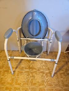 Commode/toilet - Photo 3