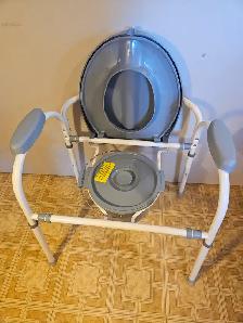 Commode/toilet - Photo 4