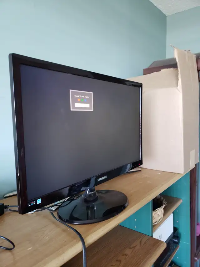 24''LED HDMI MONITOR IN MINT COND.