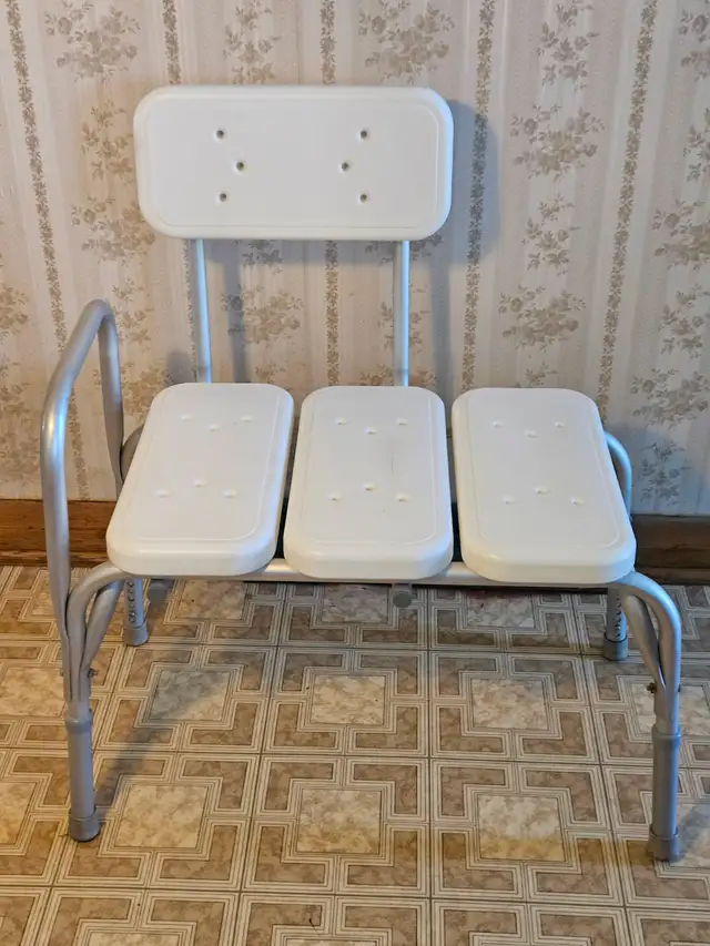 Bathtub/shower bench