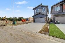 4 Bed Fenwyck Home Open to Below   Double Fireplaces - Photo 3