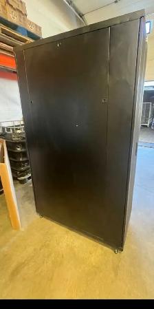 APC 42U Rolling Server Rack - Photo 2