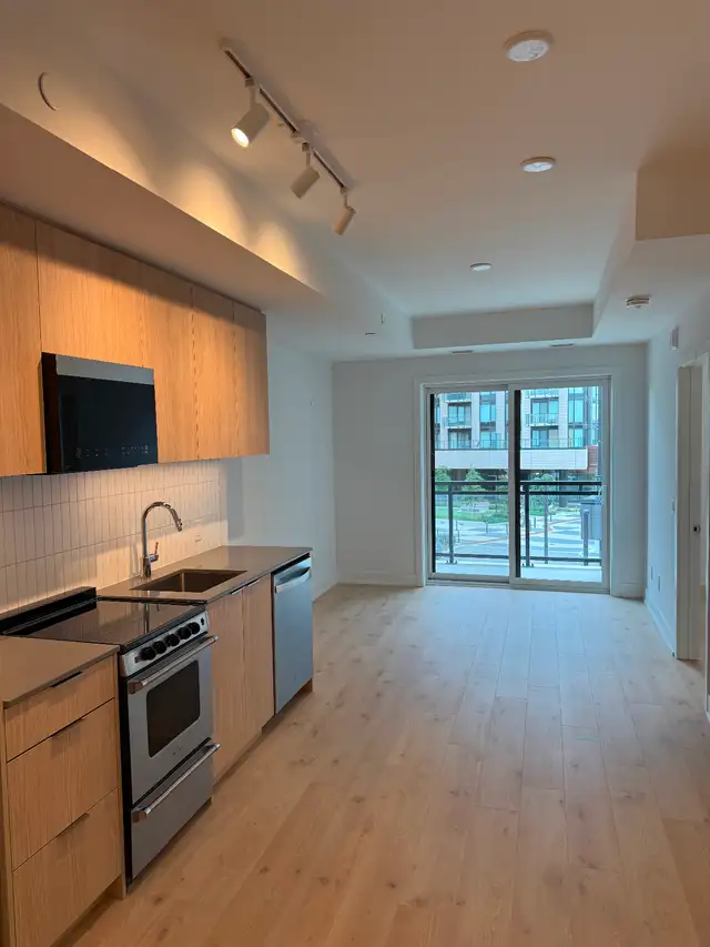 1 Bedroom   Den  Brand new luxury Condo for rent.
