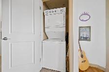 Luxury 1 bedroom   Den 1 bath condo - Photo 8