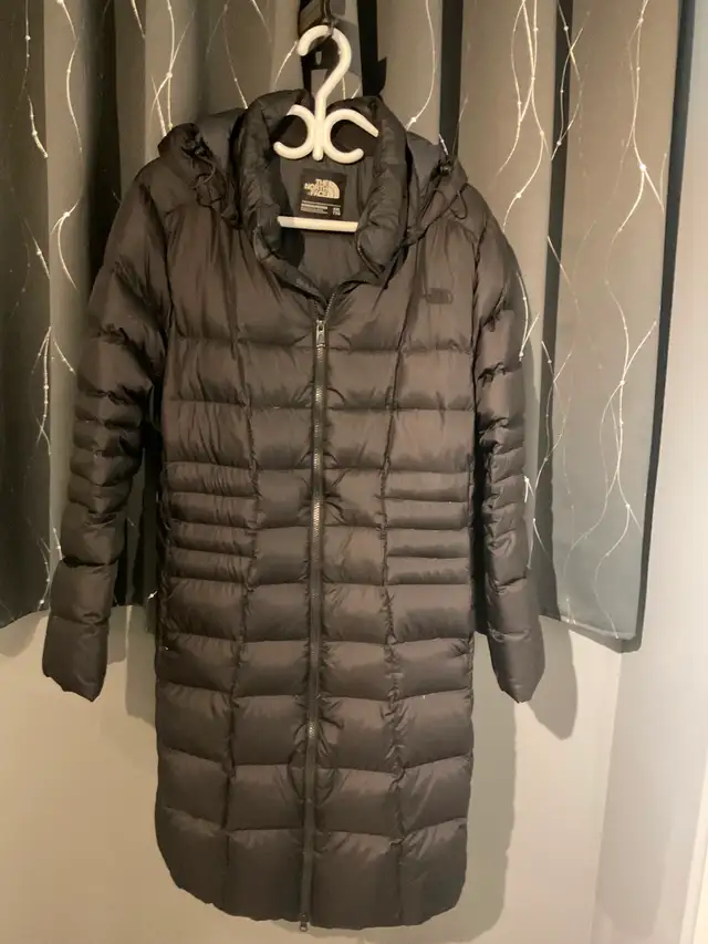 Manteaux hiver femme North Face et Simons