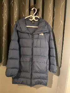 Manteaux hiver femme North Face et Simons - Photo 3