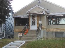 House For Rent with In-Suite Laundry  Bellevue - Highlands area