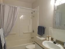 House For Rent with In-Suite Laundry  Bellevue - Highlands area - Photo 2