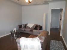 House For Rent with In-Suite Laundry  Bellevue - Highlands area - Photo 3
