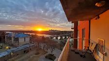 furnished riverfront condo for rent $2,800 per month - Photo 2