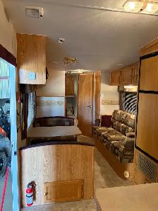 2004 Travelaire/Rustler 5th Wheel Trailer - Photo 4