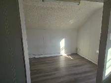 1 bedroom apartment on Elgin Ave - Photo 3