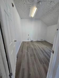 1 bedroom apartment on Elgin Ave - Photo 4