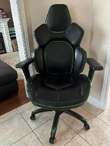 FOR SALE: Gaming / Office Chair