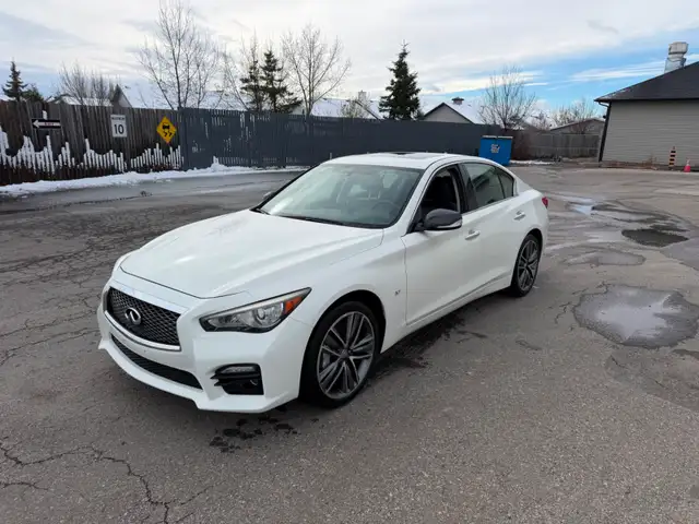 2014 Infiniti Q50S V6 3.7 gas, Low km,  Good service history