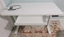 White Electric Standing Desk – Excellent Condition – $250 CAD - Photo 2