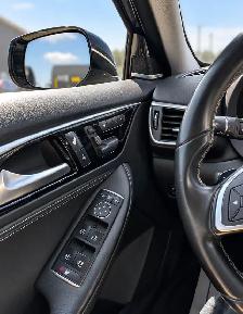 2017 Infiniti QX30 - Photo 17