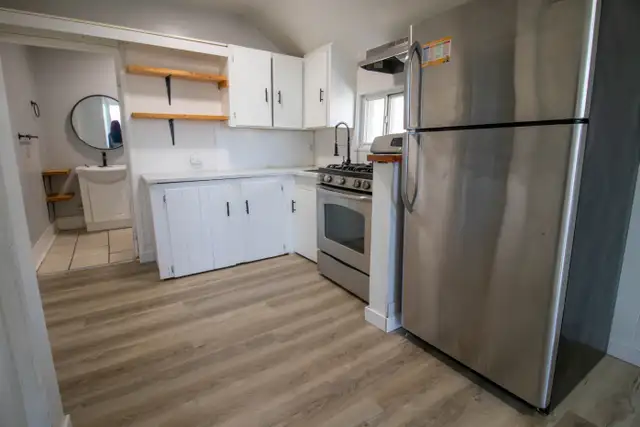 53 Vine St S, St. Catharines - All Inclusive 2 Bed Upper Unit
