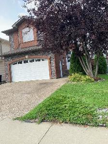 5 BEDROOMS 4 BATHROOMS HOUSE FOR RENT NOV 1 ST
