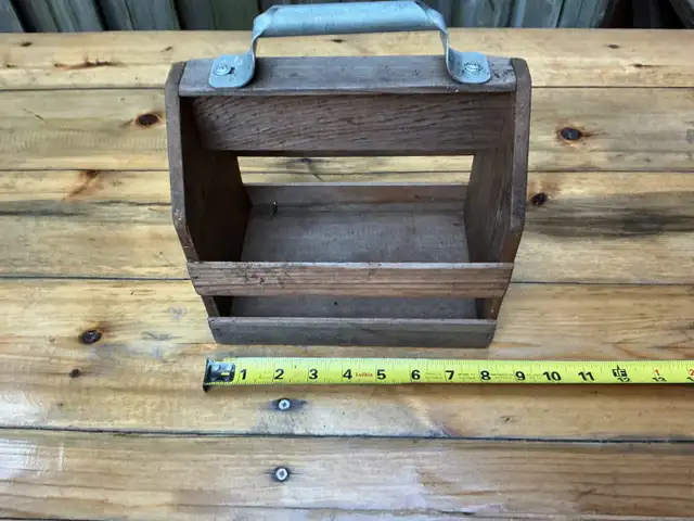 Vintage Shoe Shine Box !