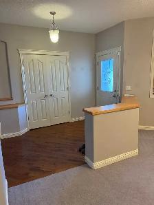 5 Bedroom Main Floor House NW - Photo 2
