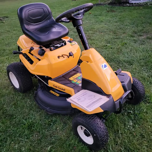 Cub cadet Lawn tractor