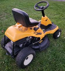 Cub cadet Lawn tractor - Photo 3