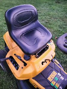 Cub cadet Lawn tractor - Photo 6