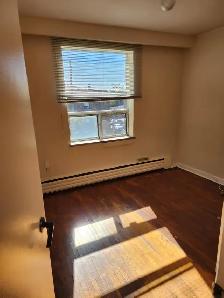 Large 3 bdrm, utilities parking incl, Nov 1st, Keele and Wilson - Photo 7
